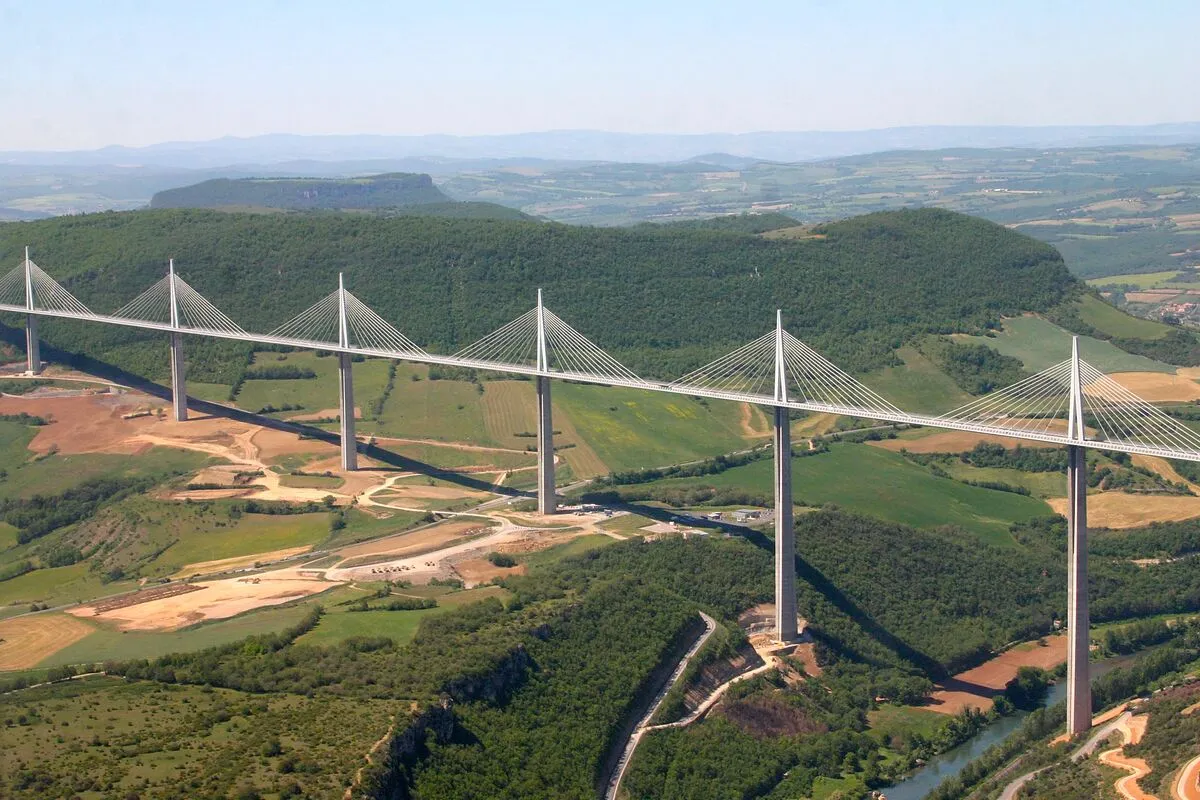 Aveyron : Rodez, Conques et le Viaduc de Millau