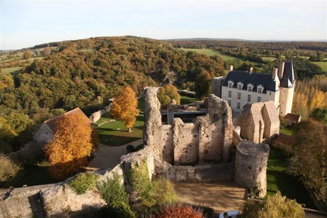 Mayenne : Laval, Sainte-Suzanne et la Douceur Méconnue