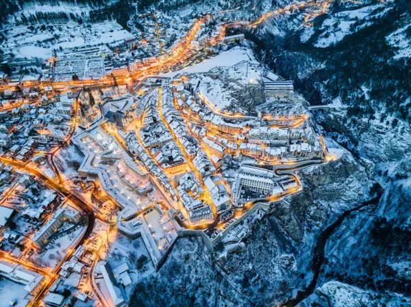 Alps: Lakes and Peaks